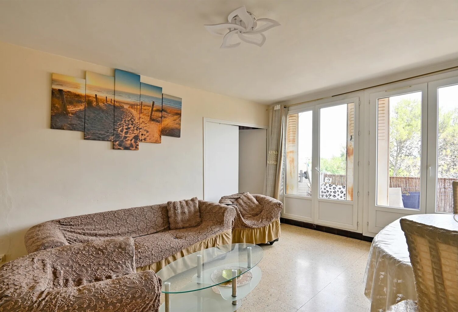 Appartement T4 avec balcon – Locataire en place – Avignon Route de Morières — photo 1