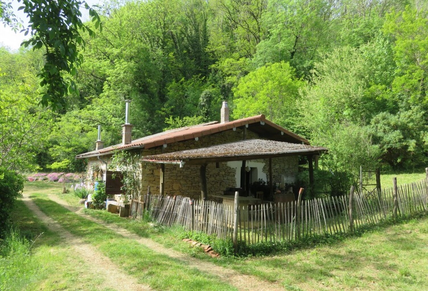 Dpt Ain (01), à vendre TORCIEU grangeon en pierres P2 d'environ 40 m² et terrain de 4362 m² — photo 1