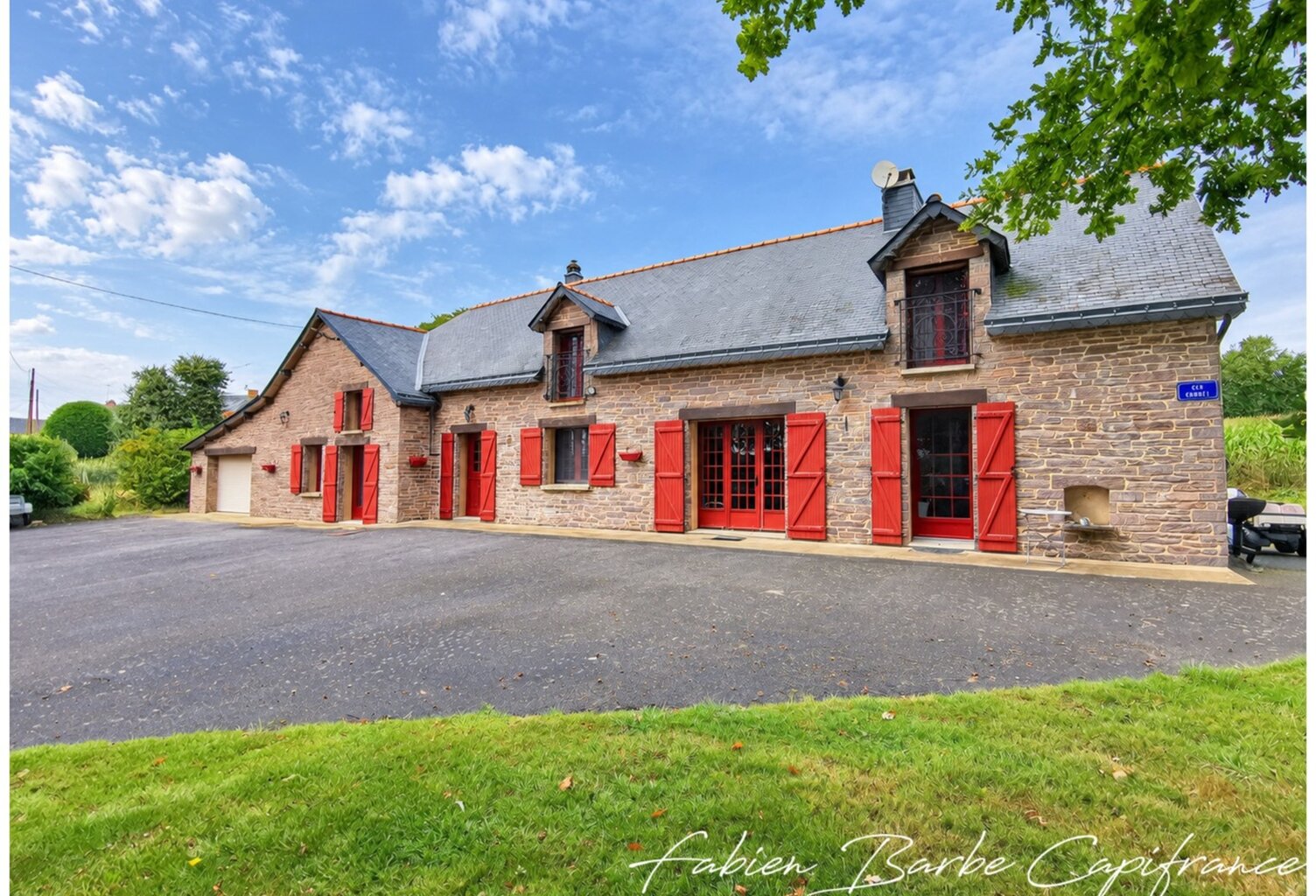À vendre – Charmante longère en pierre avec dépendance à MERNEL (proche Guer & Brocéliande) — photo 1