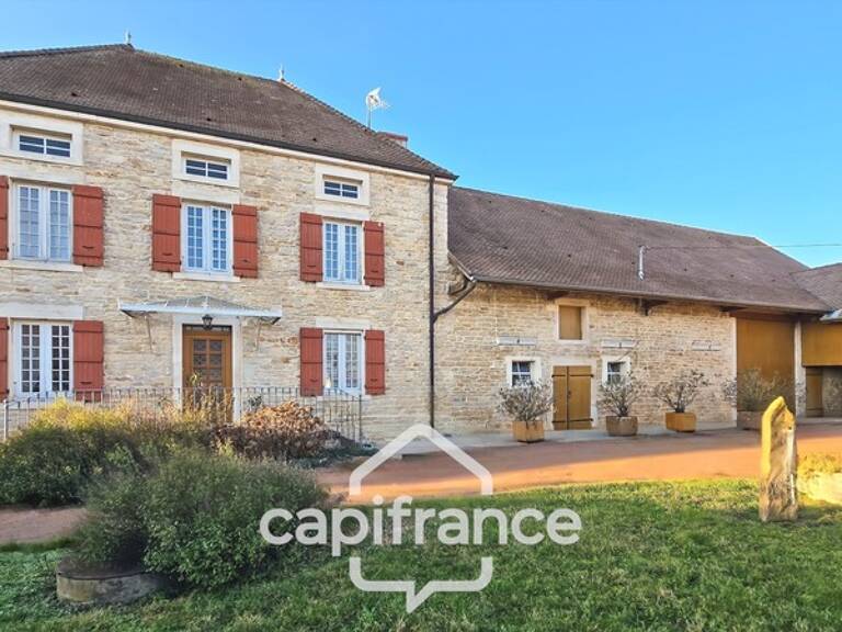 A vendre Maison en pierre de 9 pièces 180 m² avec dépendances de 880 m² sur terrain de 3692 m² (71100) — photo 1