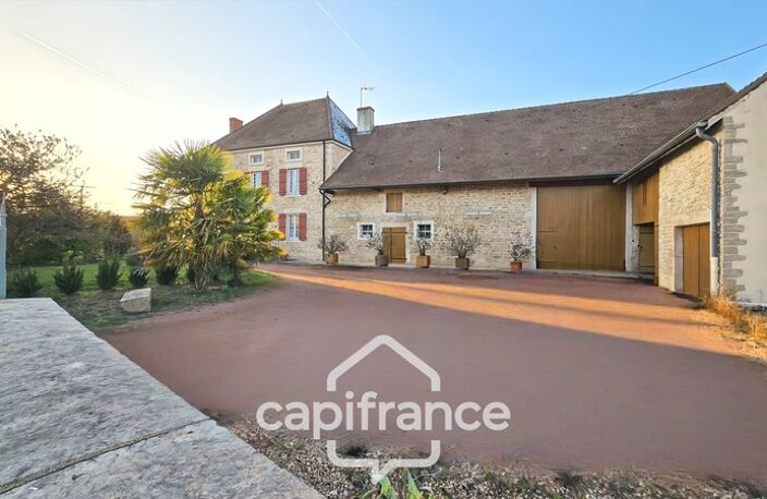 A vendre Maison en pierre de 9 pièces 180 m² avec dépendances de 880 m² sur terrain de 3692 m² (71100) — photo 2