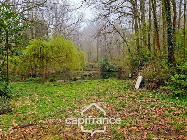 Là où l’eau, la pierre et la forêt se rejoignent, un domaine d’exception s’offre à vous : 9 hectares de nature préservée et de mémoire vivante, à transmettre et à faire revivre — photo du bien