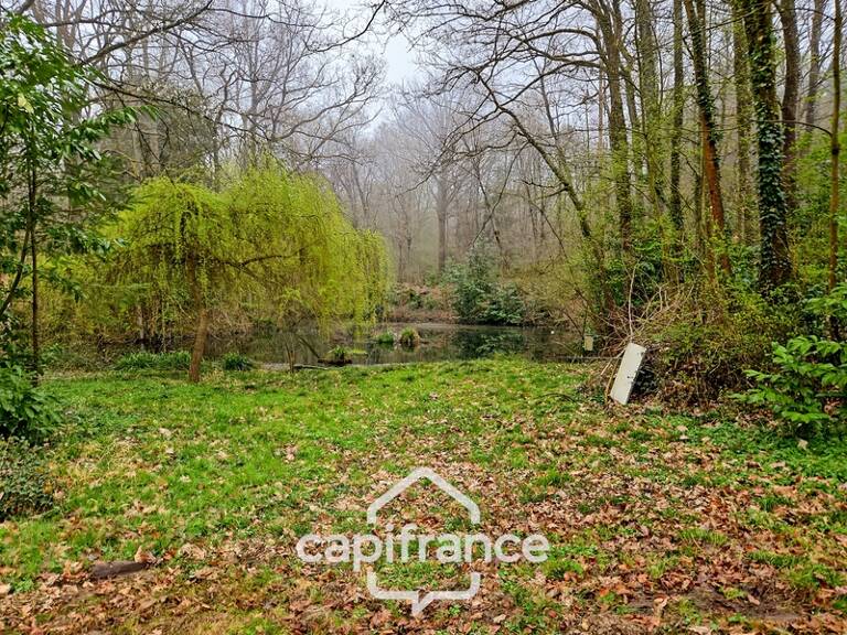 Là où l’eau, la pierre et la forêt se rejoignent, un domaine d’exception s’offre à vous : 9 hectares de nature préservée et de mémoire vivante, à transmettre et à faire revivre — photo 1