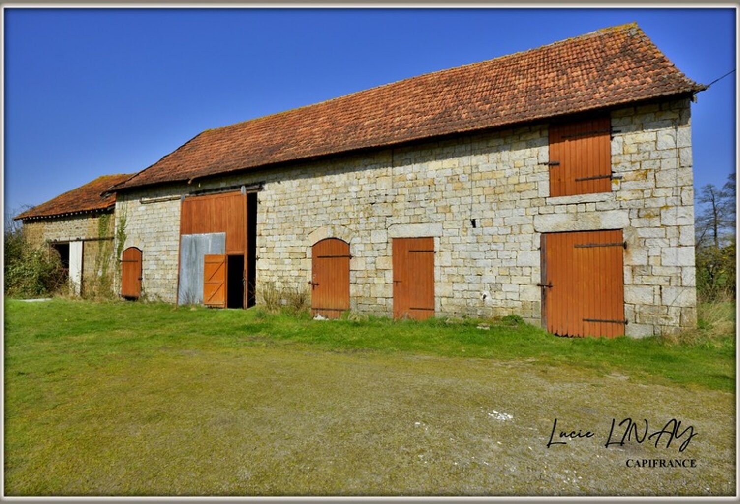 Rare à la vente – Authentique loge en pierre à réhabiliter — photo 1