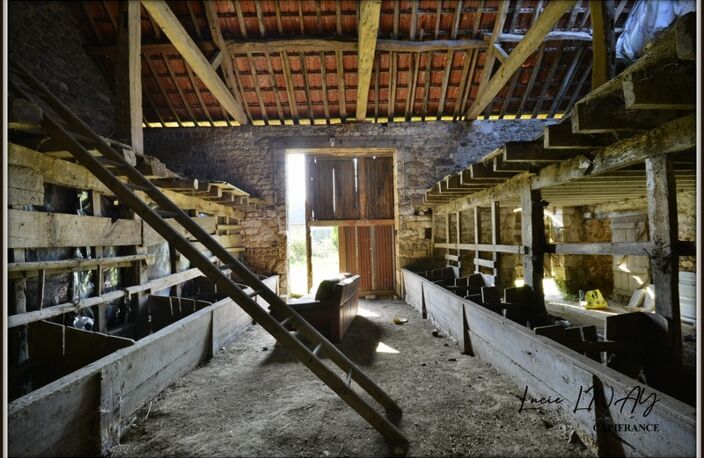 Rare à la vente – Authentique loge en pierre à réhabiliter — photo 2