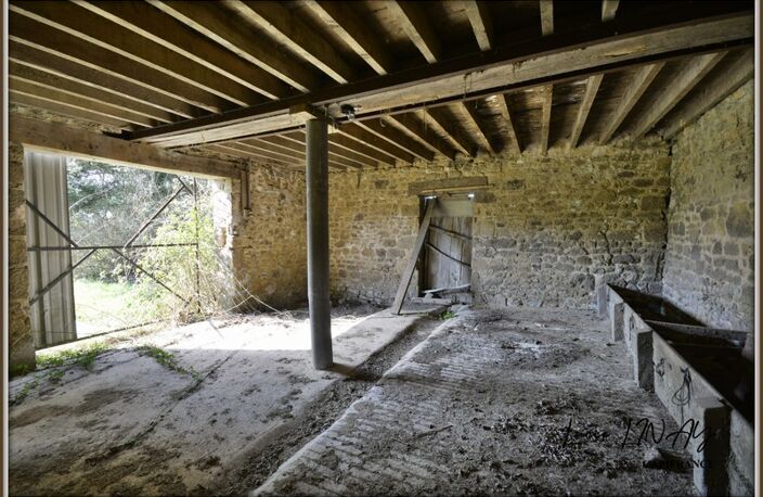 Rare à la vente – Authentique loge en pierre à réhabiliter — photo 3