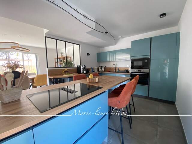 Maison à vendre 4 pièces SAINT GILLES CROIX DE VIE (85), maison de 2025, 3 chambres, garage et jardin clos et paysagé — photo du bien