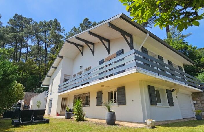 HOSSEGOR(40) - VASTE VILLA AVEC PISCINE - PROCHE DE LA FORET - CALME ABSOLU — photo 2