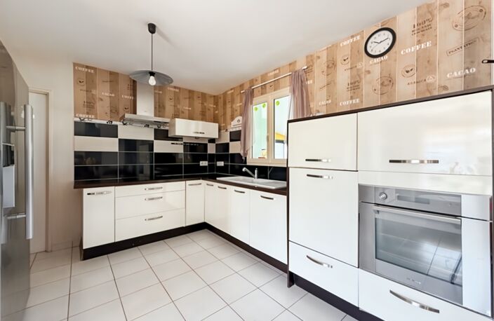 Maison récente plain-pied 3 chambres avec véranda dans un cadre paisible — photo 3