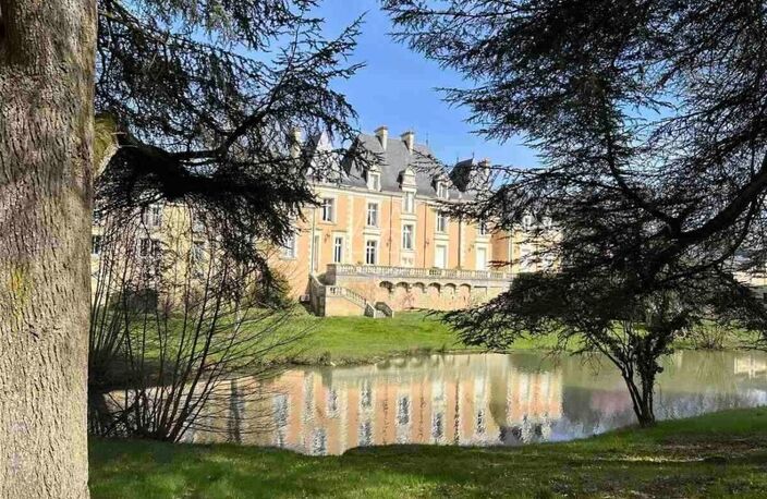 Château du XIXe siècle avec un parc de 75 ha, situé à proximité immédiate de Poitiers — photo 5