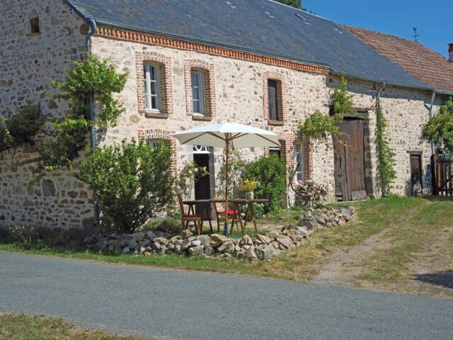 Dpt Creuse (23), à vendre  à Fleurat  maison de 4 pièces de 78 m2 - Grange attenante et terrain de 1289 m2 — photo du bien
