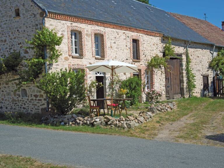 Dpt Creuse (23), à vendre  à Fleurat  maison de 4 pièces de 78 m2 - Grange attenante et terrain de 1289 m2 — photo 1