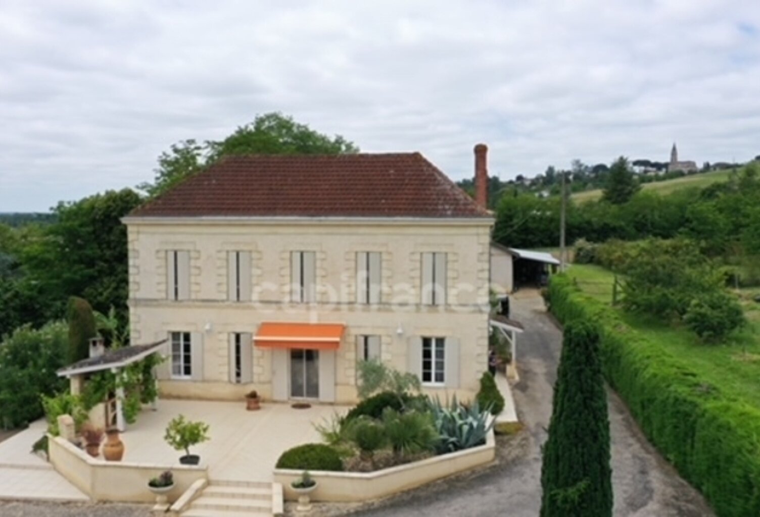 Maison de 223m2 - 3 chambres - piscine - dépendances à BEAUPUY (47) — photo 1
