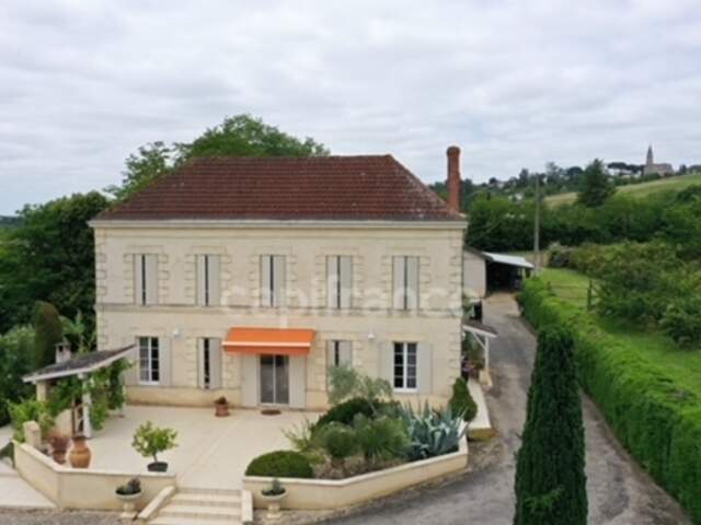Maison de 223m2 - 3 chambres - piscine - dépendances à BEAUPUY (47) — photo du bien
