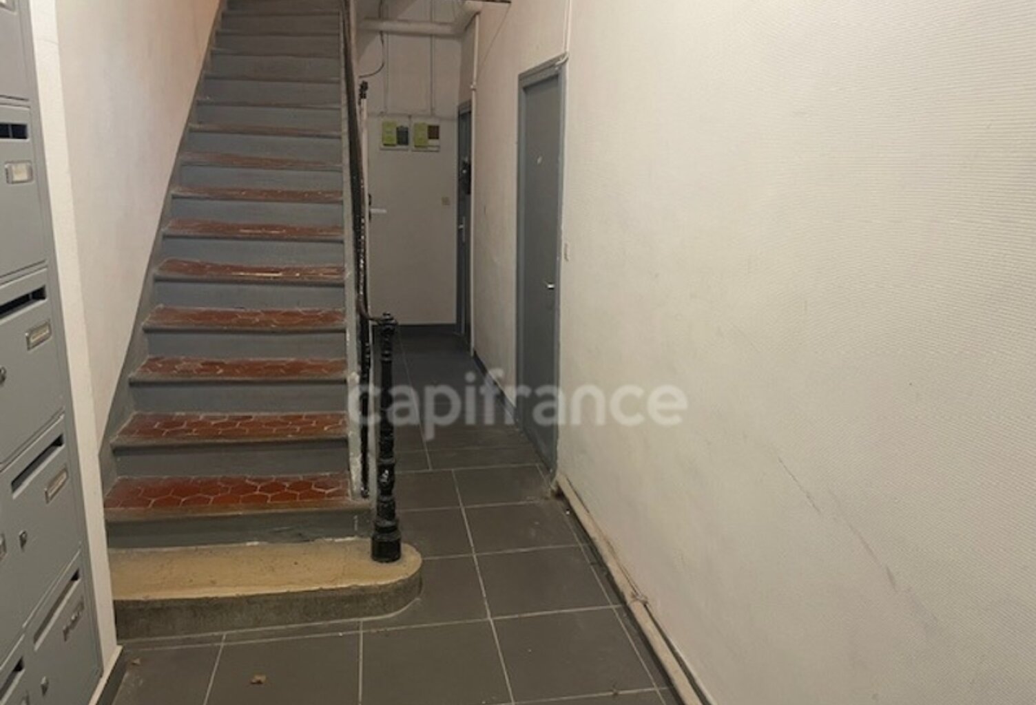 MARSEILLE 7eme ARRT Quartier Saint Lambert Appartement à vendre 2 pièces, RDC, SUD — photo 1