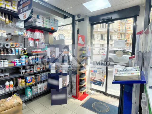 LOCAL COMMERCIAL À LOUER – 68 m² – PARIS 9ème — photo du bien