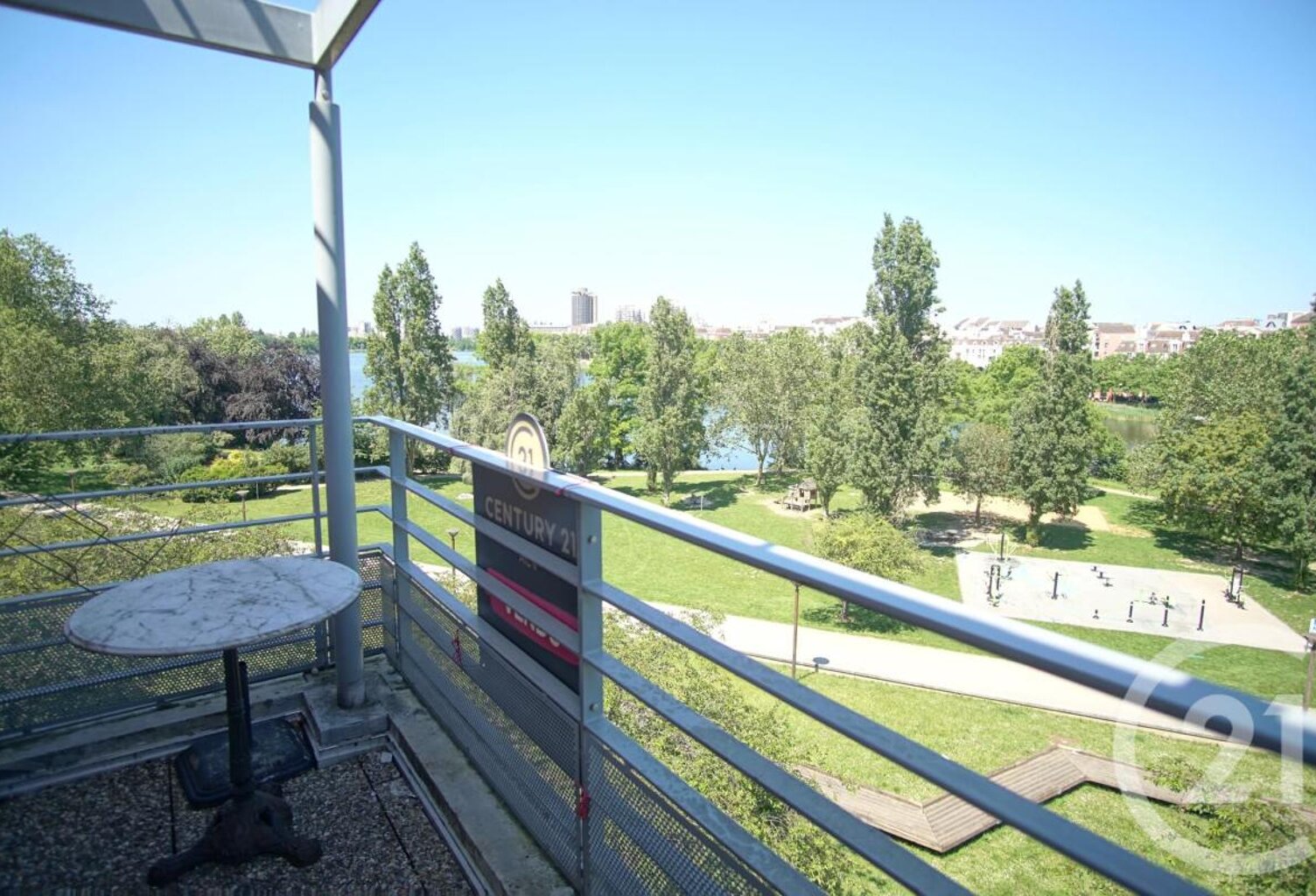 T5 — photo 1
