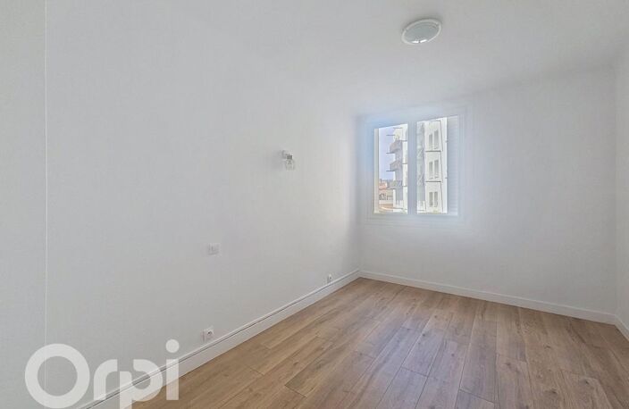 Appartement À Vendre — photo 2