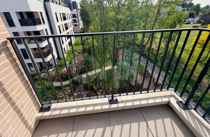 Appartement  4 pièces avec balcon À Vendre — photo 2