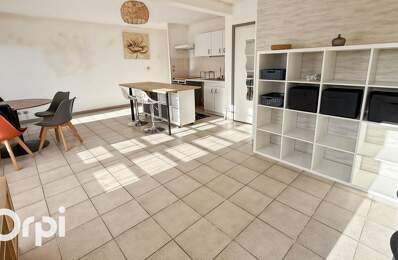 Appartement À Vendre 2 pieces  climatisé avec jardin, terrasse et 2 places de parking à Aigues-Mortes — photo du bien