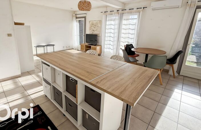 Appartement À Vendre 2 pieces  climatisé avec jardin, terrasse et 2 places de parking à Aigues-Mortes — photo 3