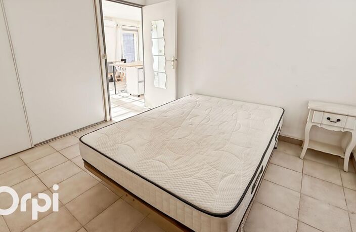 Appartement À Vendre 2 pieces  climatisé avec jardin, terrasse et 2 places de parking à Aigues-Mortes — photo 5