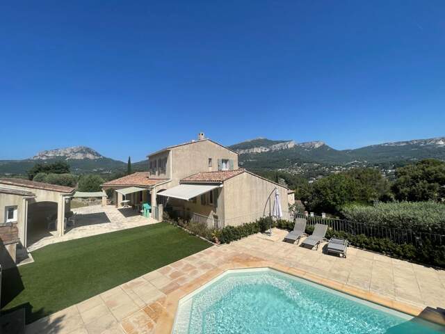 A VENDRE TOULON 83000 VILLA 7 PIECES 4 CHAMBRES GRAND TERRAIN PISCINE CADRE CAMPAGNE — photo du bien