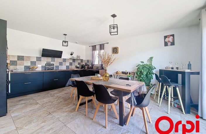 MAISON DE 2021 AVEC GARAGE ET JARDIN — photo 4