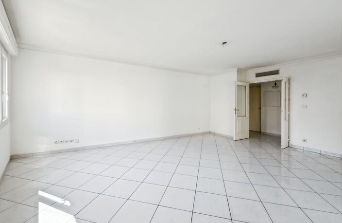 Appartement À Vendre - Grande T3 avec stationnement - Centre ville — photo 3