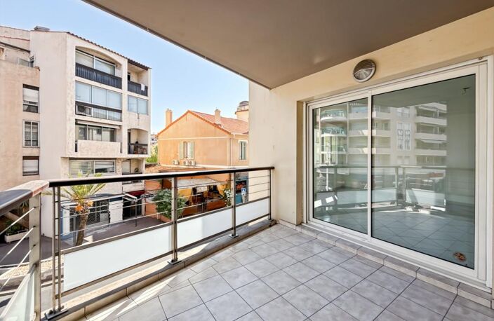 Appartement À Vendre - Grande T3 avec stationnement - Centre ville — photo 4