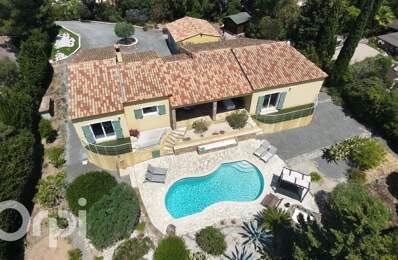 VILLA DE PLAIN PIED - 6 PIECES - TRIPLE GARAGE — photo du bien