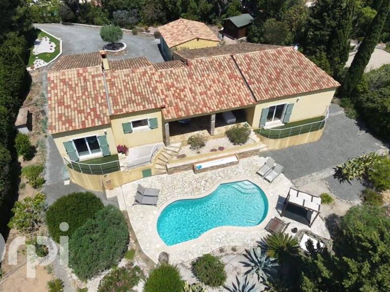 VILLA DE PLAIN PIED - 6 PIECES - TRIPLE GARAGE — photo 1
