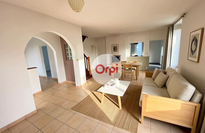 Maison À Vendre PEAULE Cœur du Bourg sur terrain de plus de 1000m² — photo 3