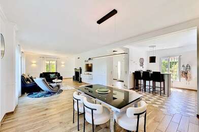 Maison 5 pièces 749000 €