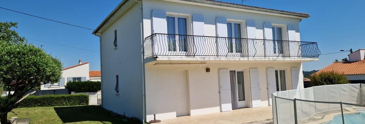 Maison 5 Pièces 130 m² à vendre à Saintes (17100)