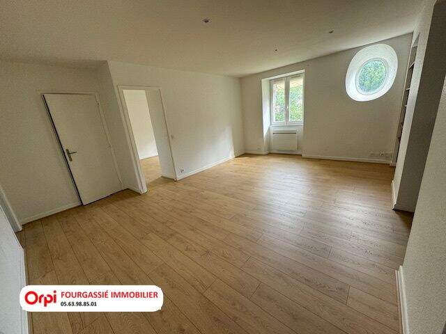 MAZAMET CENTRE-VILLE APPARTEMENT T3 LOUE — photo du bien