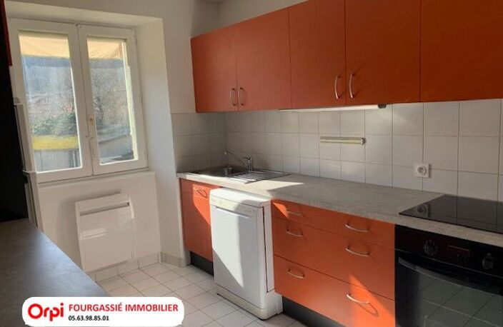 MAZAMET CENTRE-VILLE APPARTEMENT T3 LOUE — photo 2