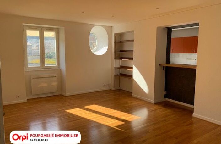 MAZAMET CENTRE-VILLE APPARTEMENT T3 LOUE — photo 3