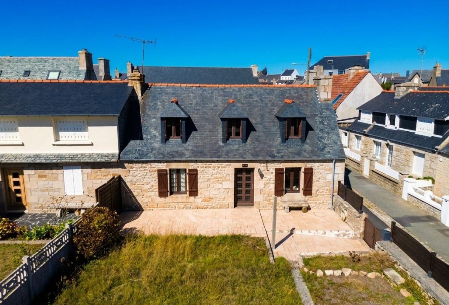 Petite Maison en pierre au Cœur de l'Île-Grande — photo 1