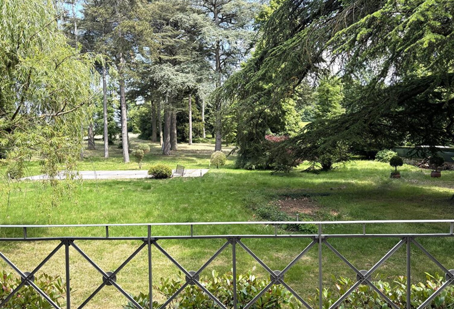 LA TALAUDIERE 42350 Propriété dans une maison de maitre Appartement 454m² 4 chambres — photo 1