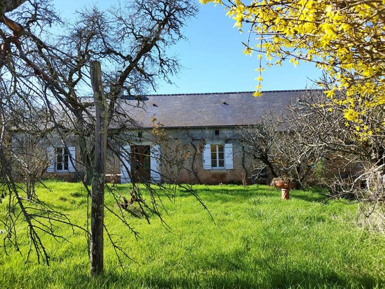 Maison de Bourg sur un terrain clos de 2365m² — photo 1