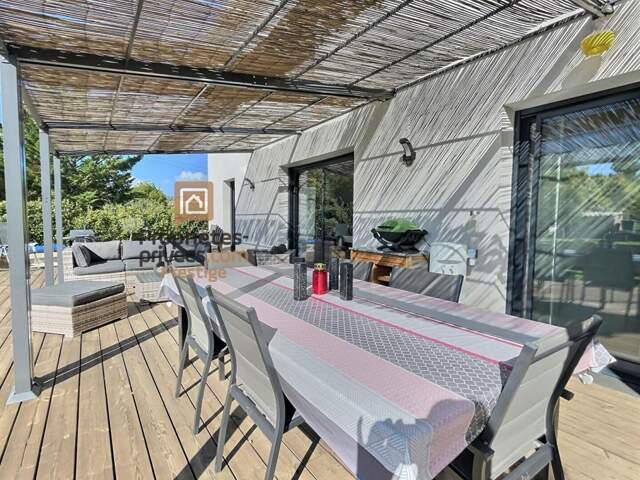 villa récente  6 p avec piscine proche A8 5 pièce(s) 140 m2 — photo du bien