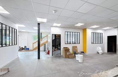 Local d'activité de 700 m² aux portes de Vannes · Fort potentiel — photo du bien
