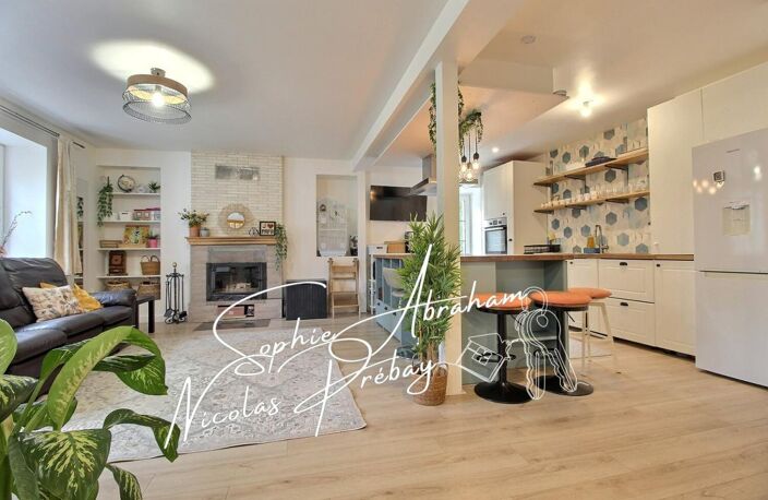 Ensemble de 2 habitations de type F3 avec terrasse et cour. Sans travaux ! — photo 2