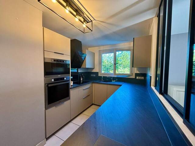 Appartement 4 pièces - 77 m² - Résidence Saint Benin à Nevers - Ascenseur -  Balcon - Parking  - 3 chambres — photo du bien
