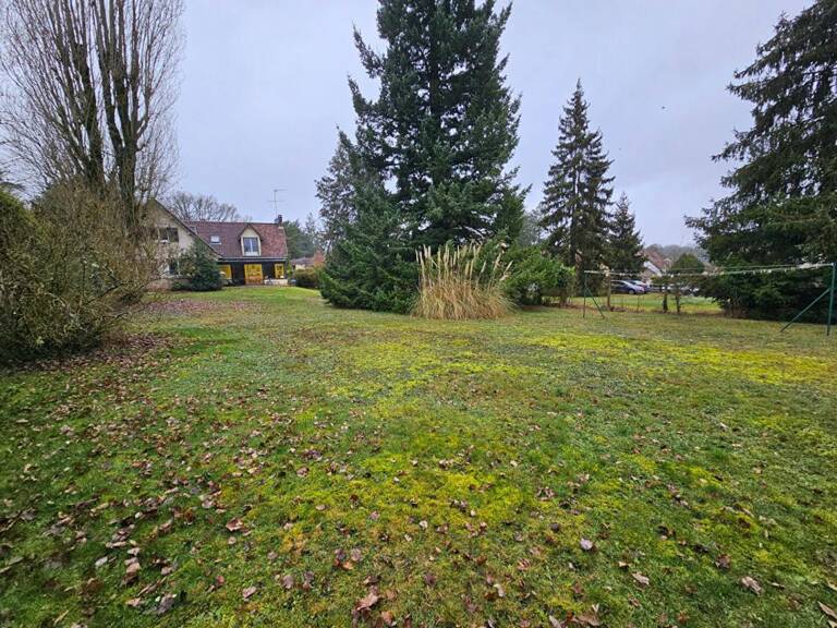 Maison 8 pièces 192 m² habitables / 215 m² au sol village commerces écoles — photo 1