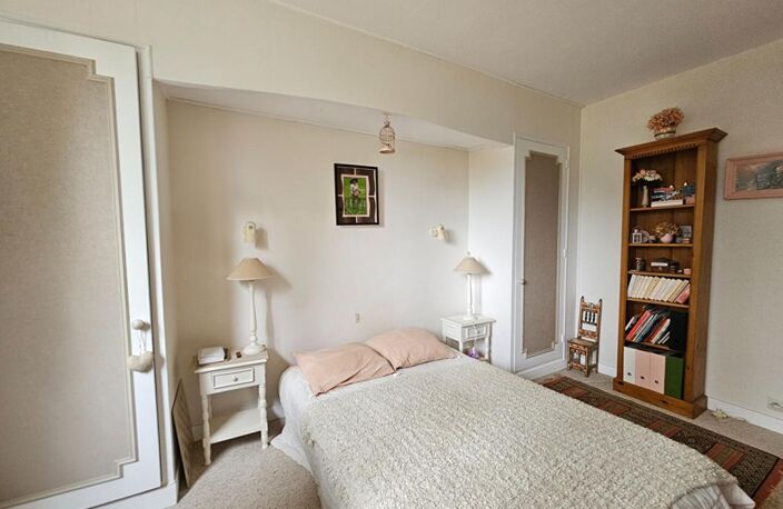 Maison 8 pièces 192 m² habitables / 215 m² au sol village commerces écoles — photo 5
