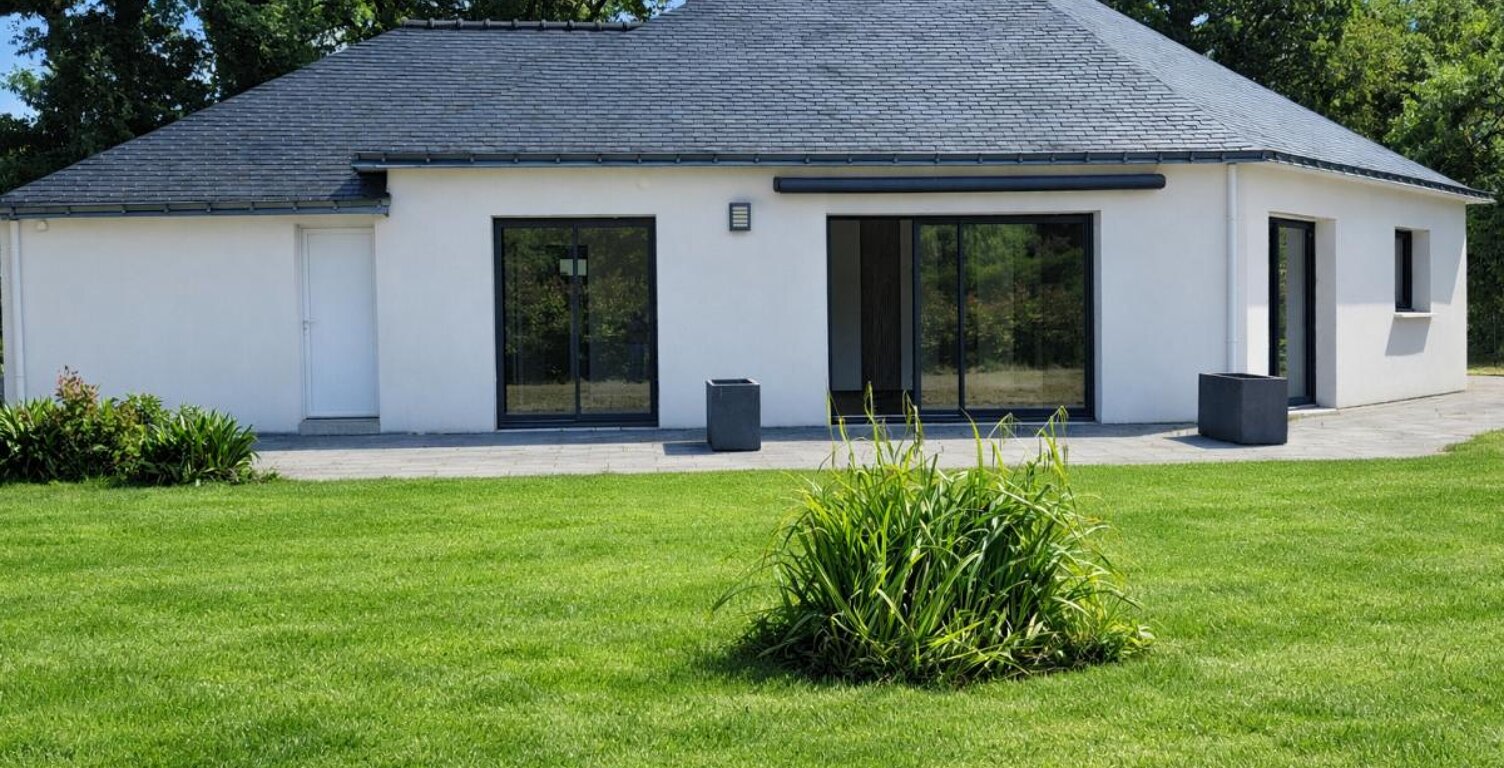 TRES BELLE MAISON CONTEMPORAINE DE PLAIN PIED de 112 m2 réalisée en 2018 dans le Finistère en limite du Morbihan - (2 min de Spézet, 10 min de Gourin - 10 min de Châteauneuf du Faou) — photo 1