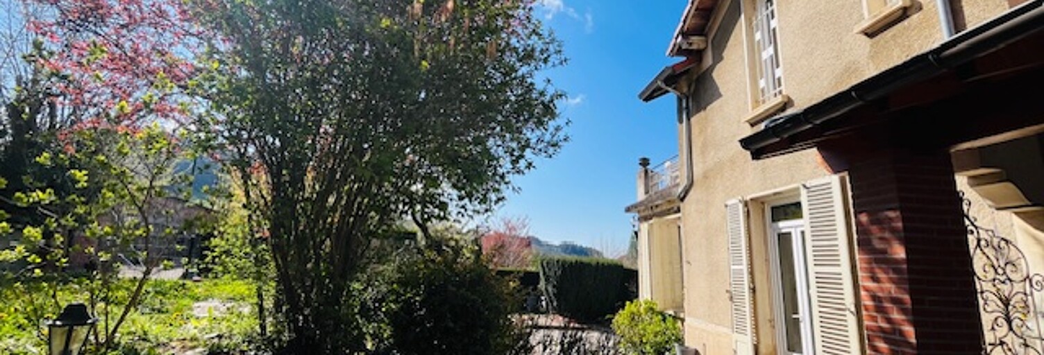 Maison 10 Pièces 240 m² à vendre à Cours (69470)