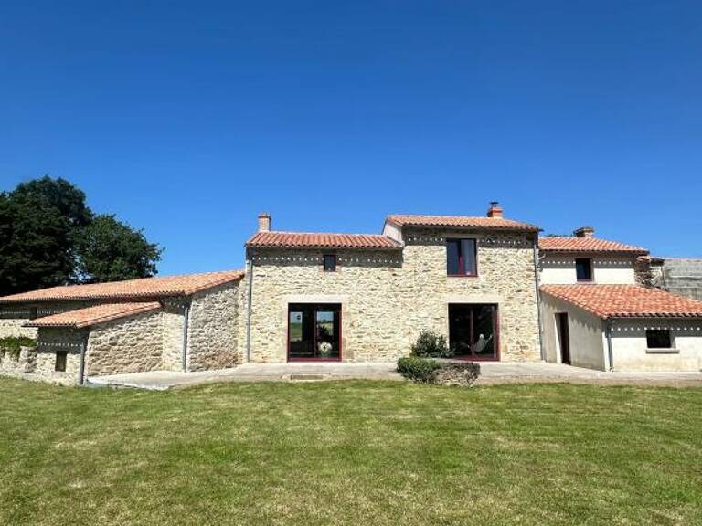 Maison de 6 pièces de 157 m² à Aigrefeuille-sur-Maine — photo 1